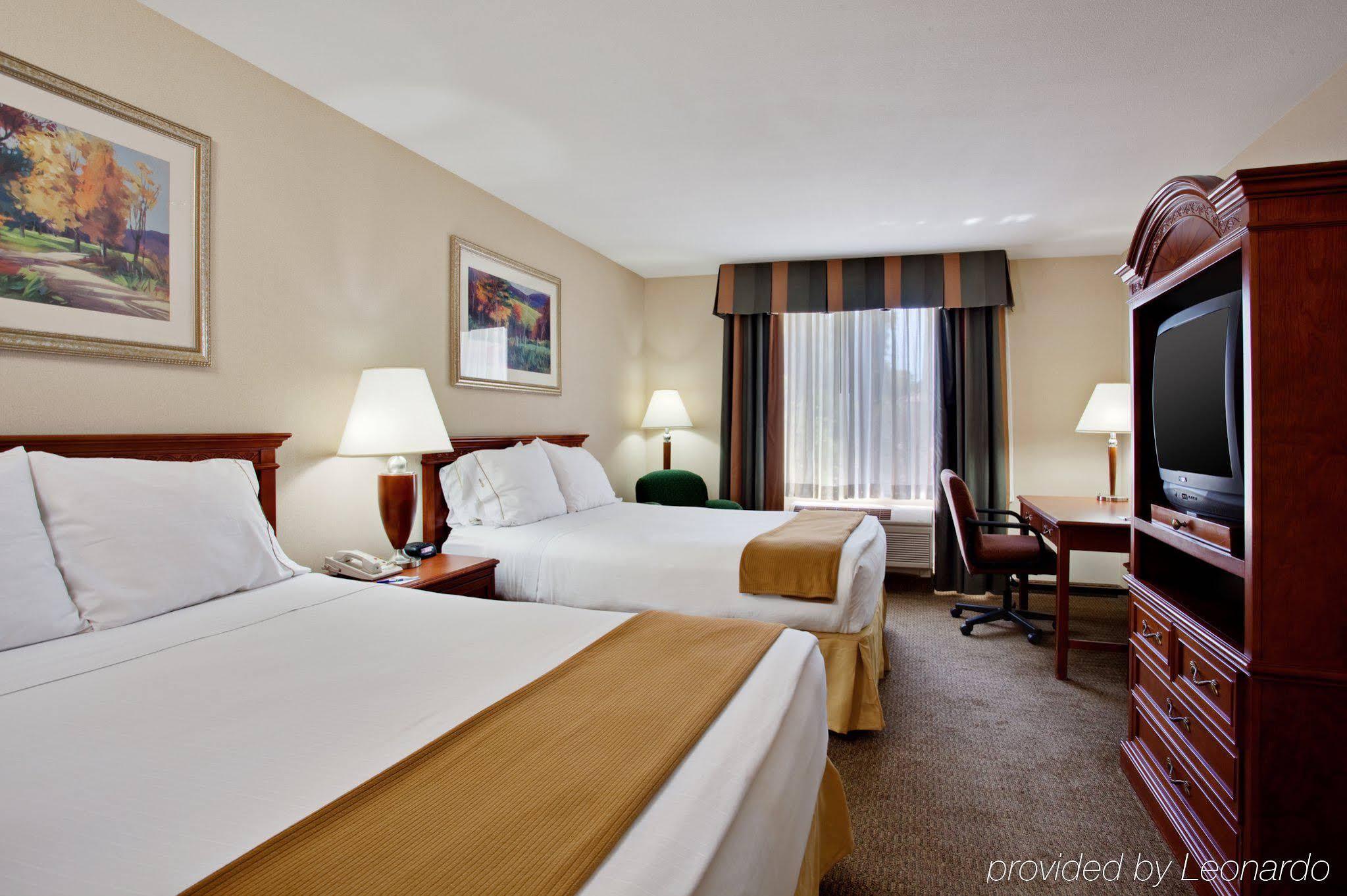 Best Western Valencia/Six Flags Inn & Suites Санта Кларита Екстериор снимка