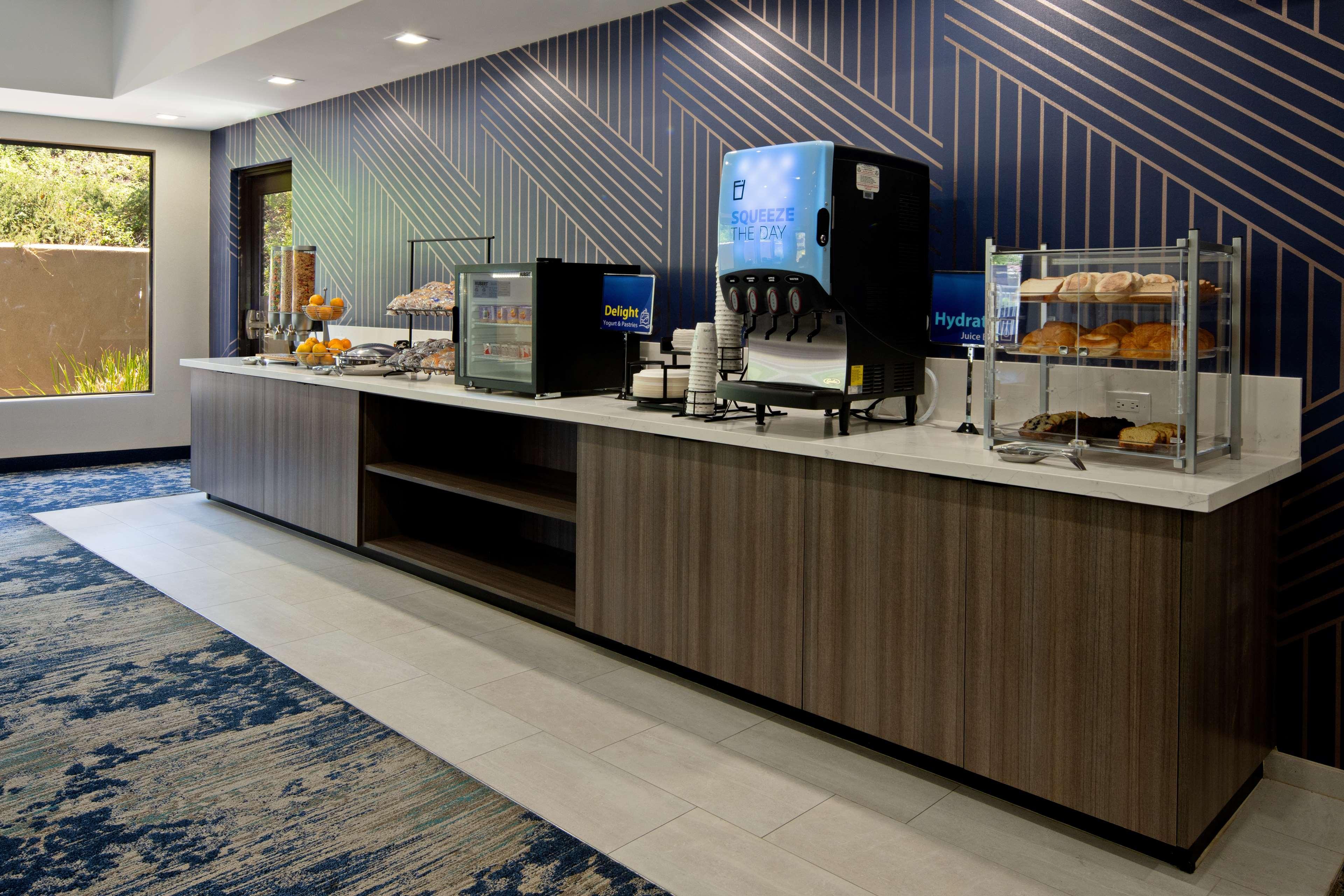 Best Western Valencia/Six Flags Inn & Suites Санта Кларита Екстериор снимка
