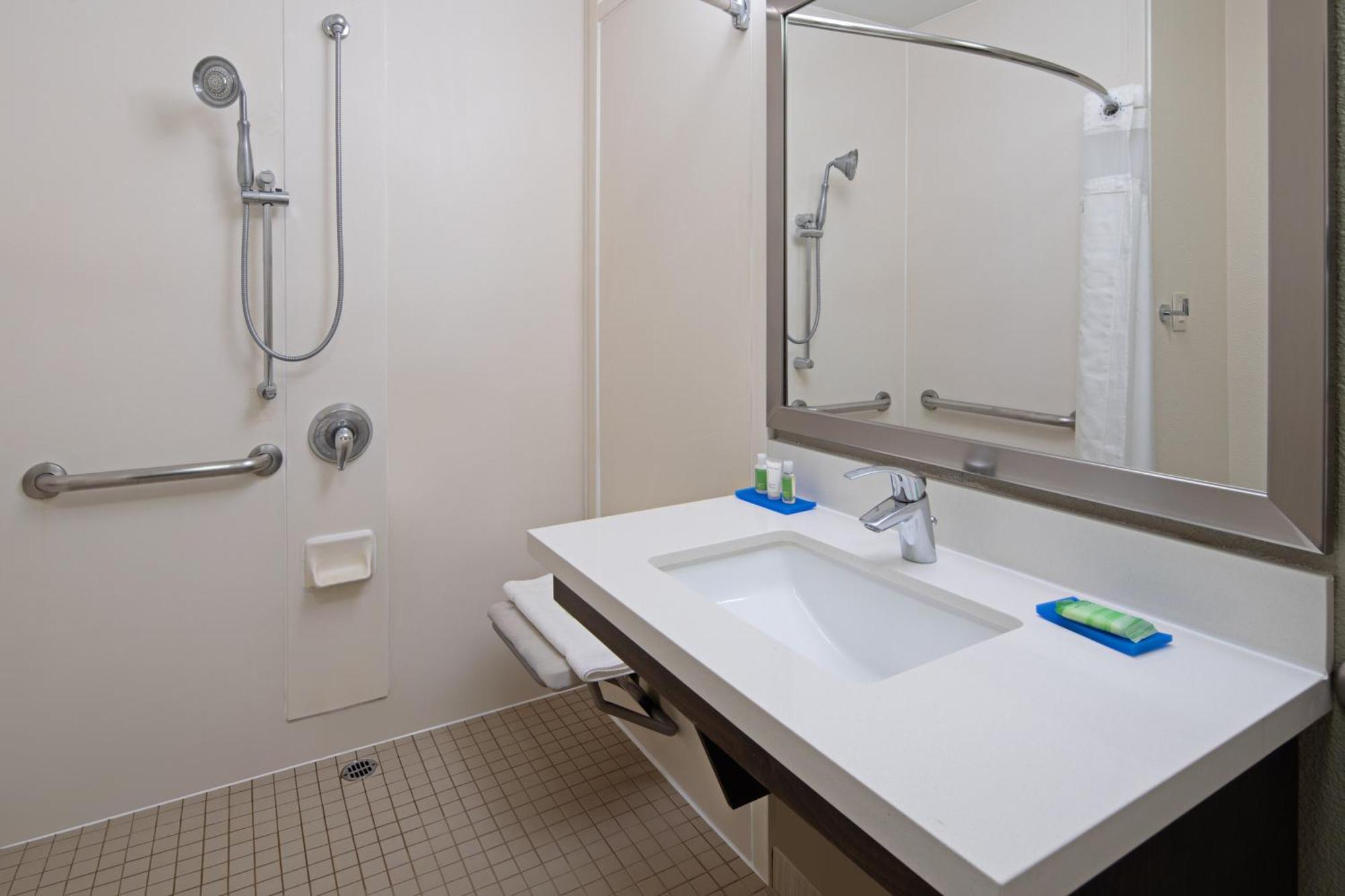 Best Western Valencia/Six Flags Inn & Suites Санта Кларита Екстериор снимка